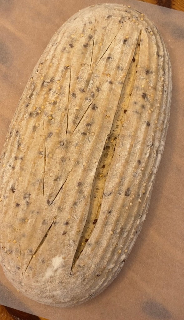 Pan integral masa madre y semillas