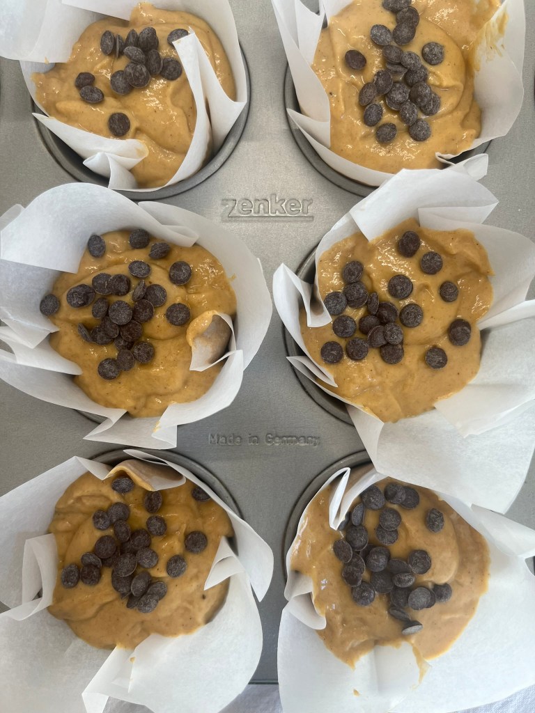 muffins de calabaza en moldes 