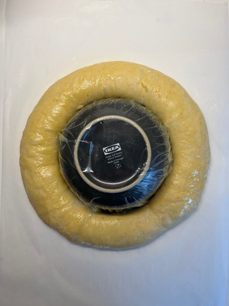 Roscón de Reyes sin lácteos formado