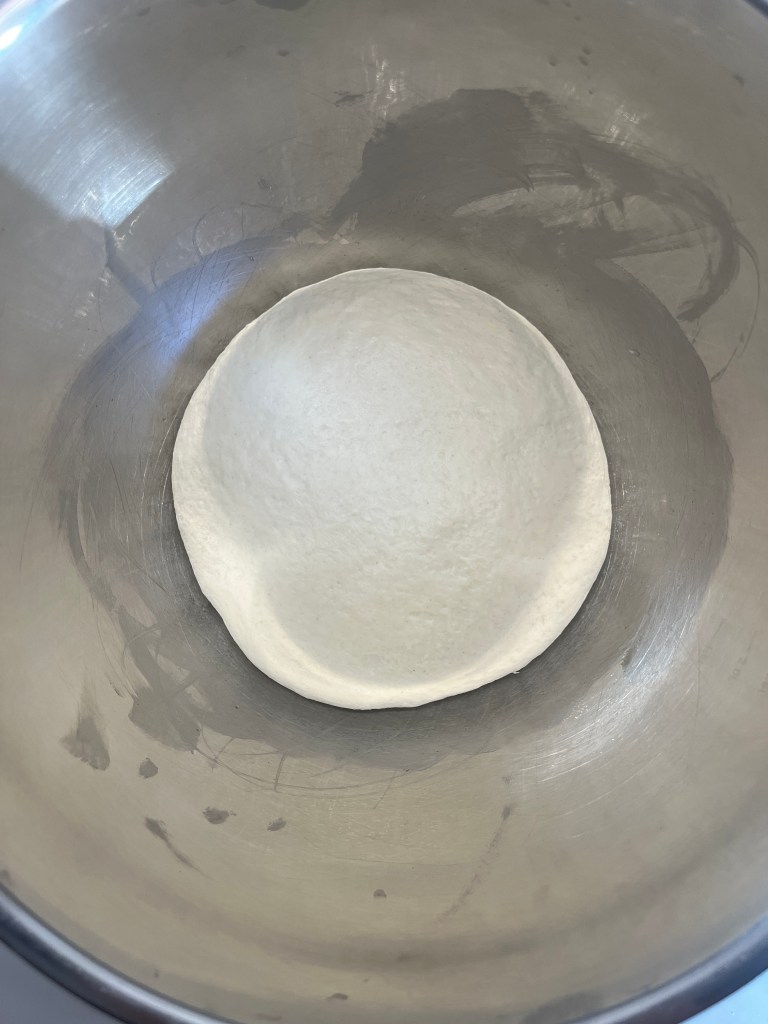 Masa de pan de molde al principio de la fermentación