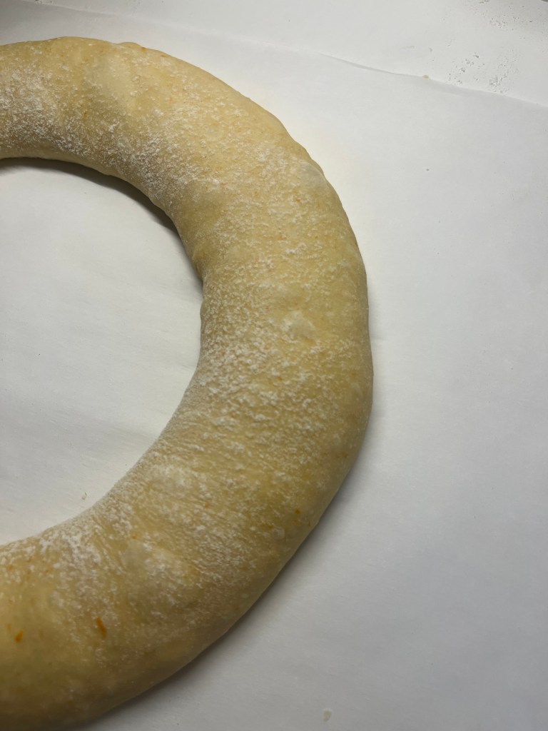 Roscón de Reyes sin lácteos formado