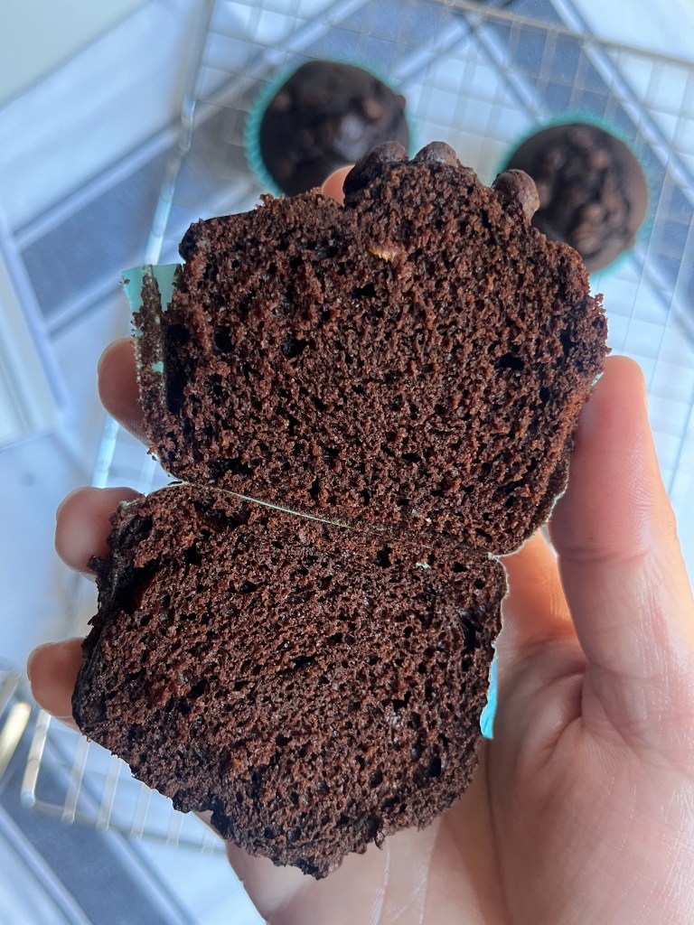 Magdalena de algarroba por dentrro